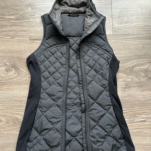 Lululemon Quilted Down Running Vest in Gray